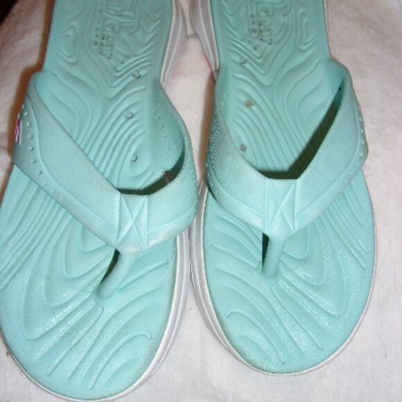 Skechers Cali Gear Flip flops size 8 - Picture 3 of 4